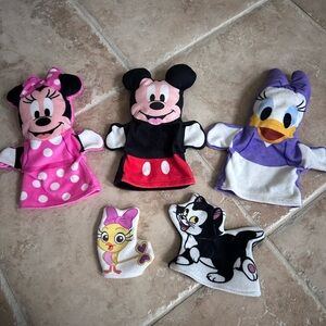 5 DISNEY HAND PUPPETS Mickey Minnie Daisy Figaro